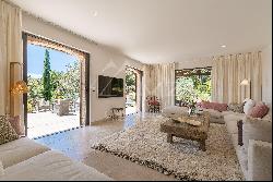 Cannes hinterland - Superb villa in a prestigious gated domain