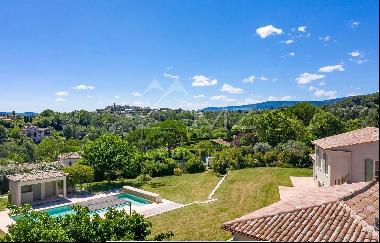 CLOSE TO THE VILLAGE OF VALBONNE - NICE RENOVATED VILLA