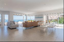 Luxury top-floor residence with endless views of the Atlantic