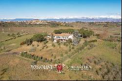 LUXURY VILLA WITH TENNIS COURT FOR SALE IN VINCI, TUSCANY