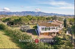 LUXURY VILLA WITH TENNIS COURT FOR SALE IN VINCI, TUSCANY