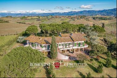 LUXURY VILLA WITH TENNIS COURT FOR SALE IN VINCI, TUSCANY