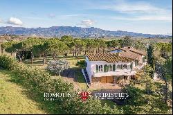 LUXURY VILLA WITH TENNIS COURT FOR SALE IN VINCI, TUSCANY