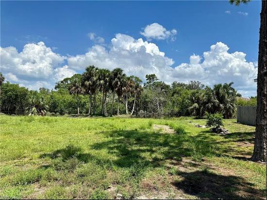 27675 Riverdale Ln, Bonita Springs FL 34134