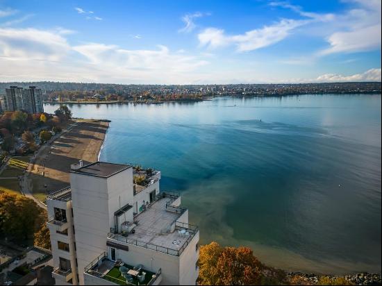 Penthouse apartment at Huntington West