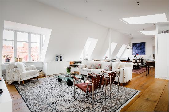 Unique penthouse with a terrass close to Gothenburg's Royal Avenue