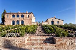 Exceptional luxury villa close to Siena and Montalcino with pool