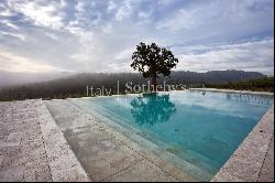 Exceptional luxury villa close to Siena and Montalcino with pool