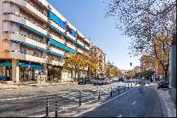 Bright 5-bedroom flat in an outstanding building in Seville