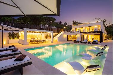 Modern Luxurious Villa in Aloha Golf Valley