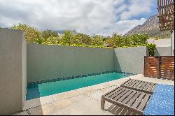 Spectacular views in gated Franschhoek Estate