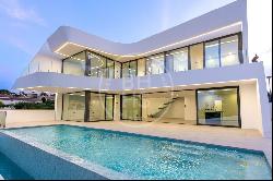 Villa for sale in Alicante, Calpe, Calpe 03710