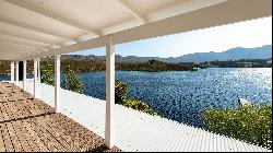 Breath-taking lake front home with fabulous far reaching views