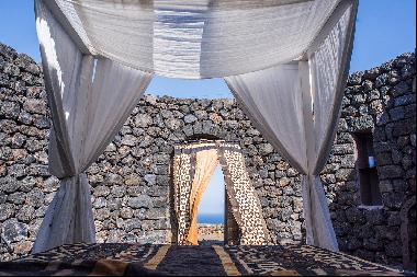 Splendid villa in Pantelleria.