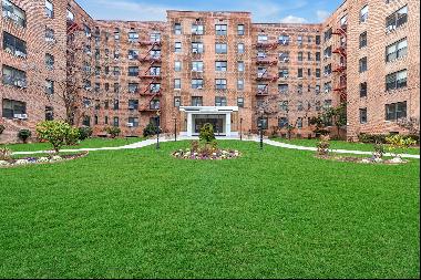 100-11 67th Road, Forest Hills, NY, 11375