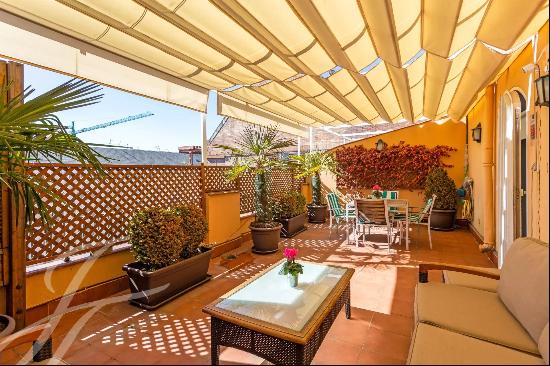 Charming penthouse in Salamanca neighborhood