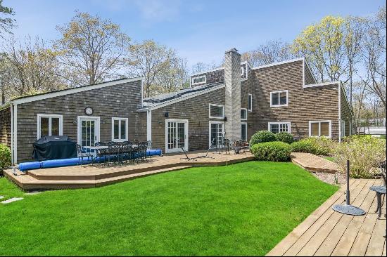 The Smartest house in Quogue! Heated Pool & brand new Pickle Ball court- August Goals Imme