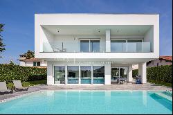 Elegant minimalist high-tech and energy efficient villa