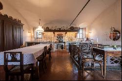 Gorgeous historic estate with private vineyard in Franciacorta