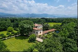 Gorgeous historic estate with private vineyard in Franciacorta