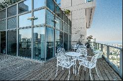 Luxury Apartment with Terraces in Akirov Tower in Tel Aviv