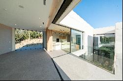 Madrid Villa: Luxury Meets Nat