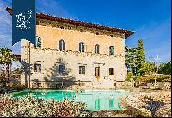 Charming estate with a pool near Florence