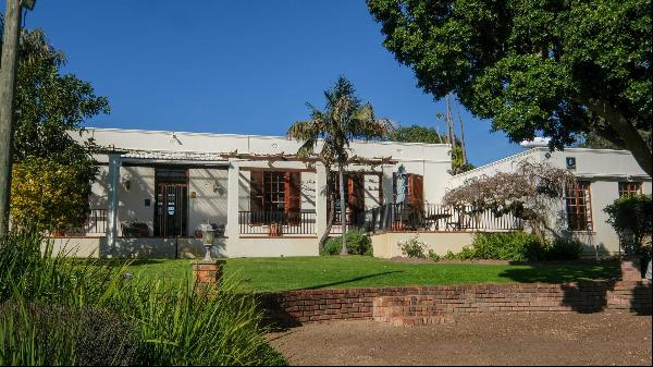 THE LIFESTYLE WE ALL DREAM OF..... LIVING ON A WINE FARM IN THE CAPE WINELANDS!