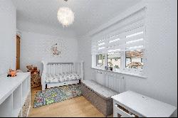 Douglas Road, Esher, Surrey, KT10 8BB