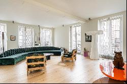 Prestige apartment : A contemporary apartment near Quai Voltaire