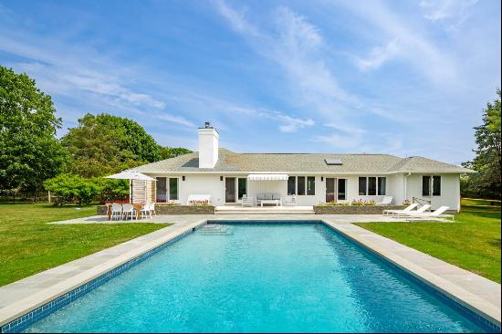 BRIGHT NEW LOOK - SAGAPONACK NEAR BEACHES & VILLAGES