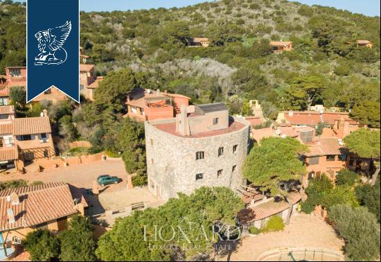 Wonderful tower for sale on the island of Giannutri