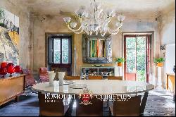 Tuscany - ELEGANT PERIOD VILLA WITH PARK FOR SALE IN TUSCANY