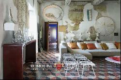 Tuscany - ELEGANT PERIOD VILLA WITH PARK FOR SALE IN TUSCANY