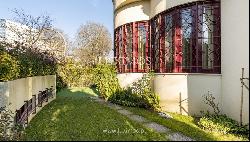 Luxury villa with garden, for sale, in Cristo Rei, Porto, Portugal