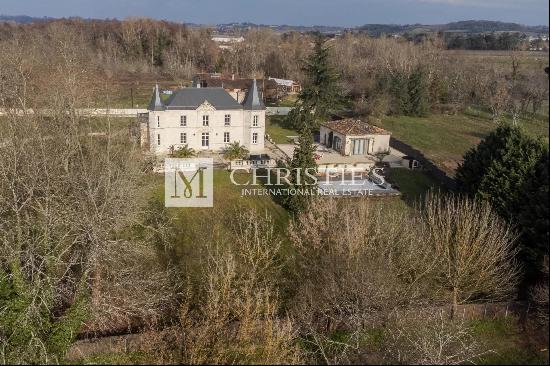 Exquisite Chateau with Pool and Golf near Saint-Émilion