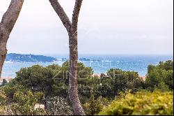 ANTIBES - CALM AND SEA VIEW