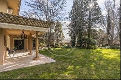 2566 sqm luxury house with pool for sale in Aravaca, Madrid 28023