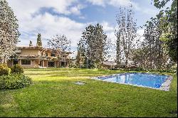 2566 sqm luxury house with pool for sale in Aravaca, Madrid 28023