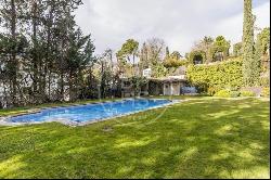 2566 sqm luxury house with pool for sale in Aravaca, Madrid 28023