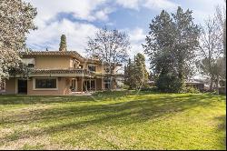 2566 sqm luxury house with pool for sale in Aravaca, Madrid 28023