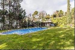 2566 sqm luxury house with pool for sale in Aravaca, Madrid 28023