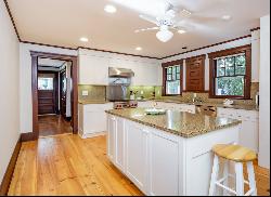 Four Bedrooms, Pool, Cabana, in the Lanes of Amagansett!