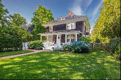 Four Bedrooms, Pool, Cabana, in the Lanes of Amagansett!