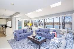 Glorious Waterfront Rental With Dock - Southampton