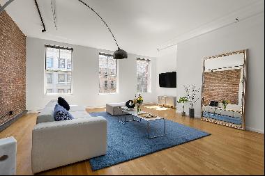 <p>Renovated Condo Loft in the heart of Soho,</p><p>Located on arguably the best street of
