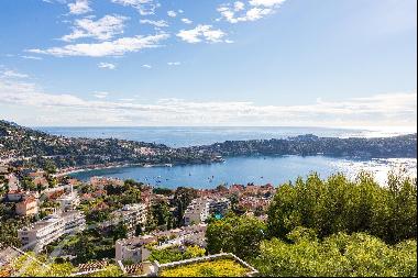 VILLEFRANCHE-SUR-MER - 2 BEDROOMS APARTMENT WITH A VERY NICE SEA VIEW