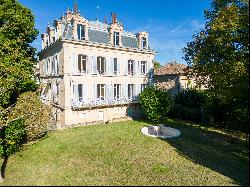 For sale majestic 19th century manor and its park overlooking the river