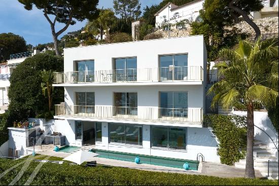 Modern villa, Èze bord-de-Mer, with panoramic view