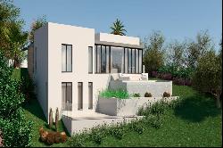 Building plot with planning permission in the exclusive Cala Llonga, Menorca